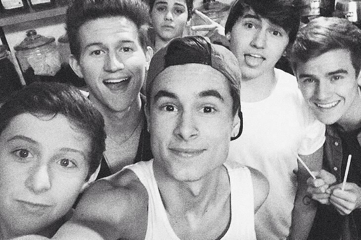 hamiltqns's tweet photo. FUCK I AM SO EMOTIONAL #CONGRATSON3MILO2L http://t.co/EQjmobZNG9