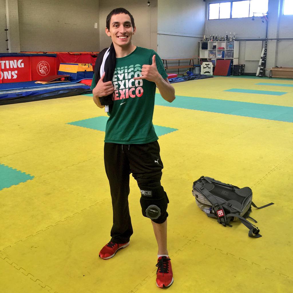 DamianVilla58's tweet photo. A 48hrs de competir, todo va bien, todo esta listo ๐ช๐๐ #AustraliaOpen #PointsChaser http://t.co/IfcJaa3amm