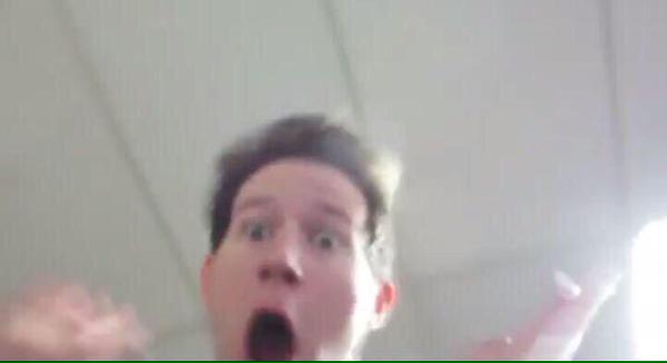 Our2ndLifeMX's tweet photo. Yo cuando vi que O2L se acercaba a los 3M. #CongratsO2LOn3Million http://t.co/F3UfgT46bb