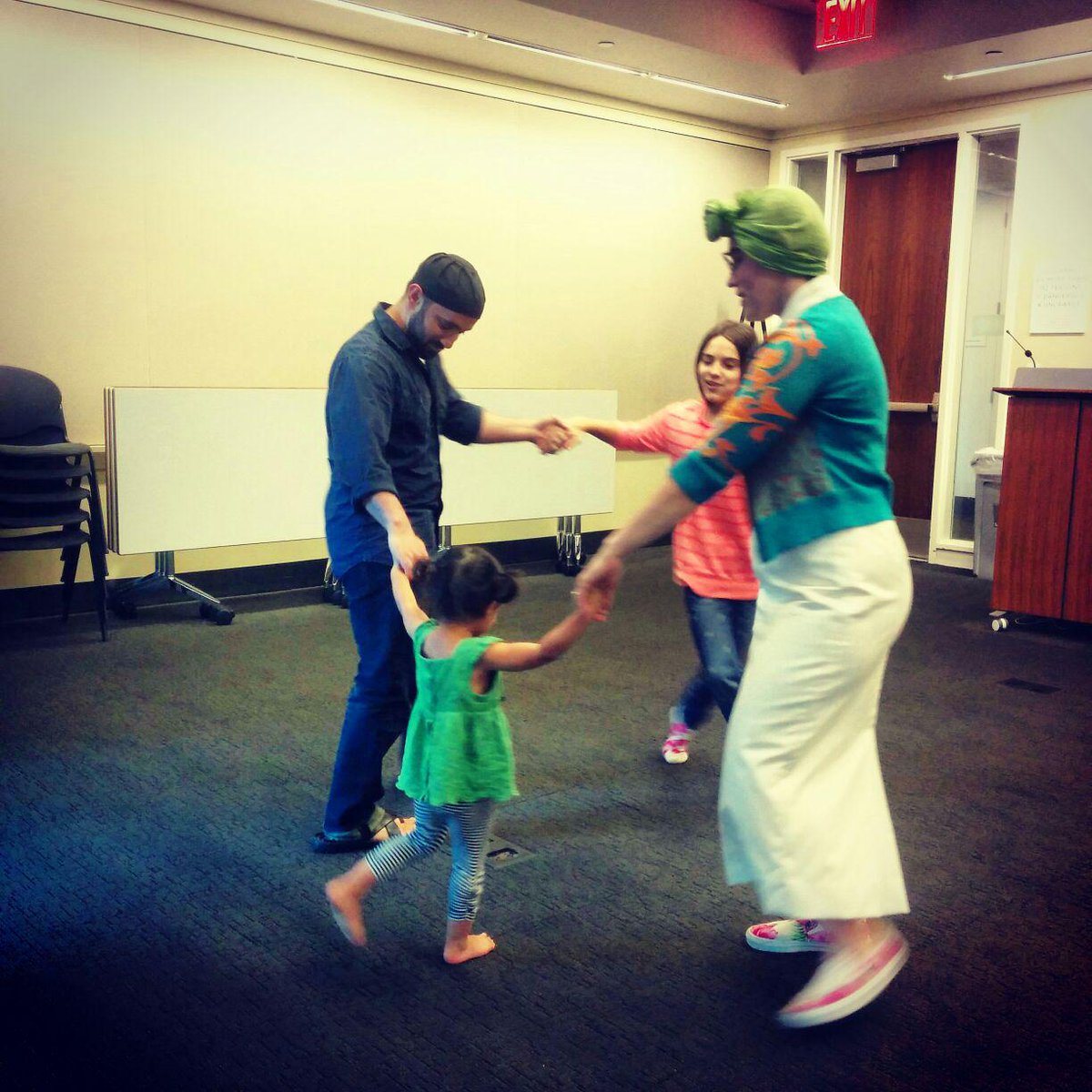 pre-iftar ring-around-the-rosy at @ICNYU. it's even more fun than it looks