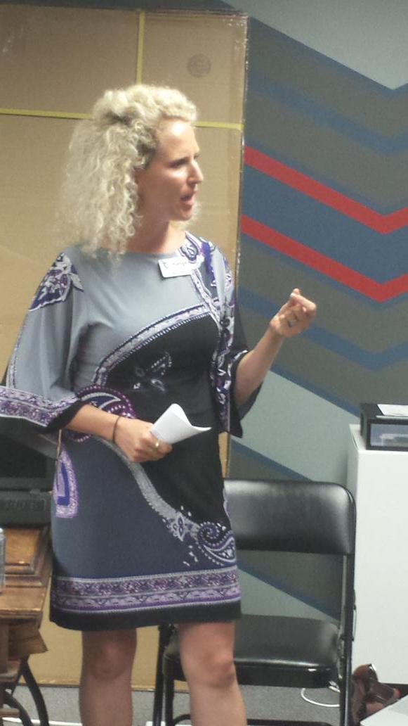 CT4Progress's tweet image. Ayelet of @change_uni discusses need for activist tools for #p2 movement #progressmeetup