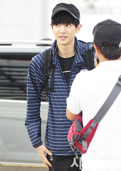 EXOPROJECTID's tweet photo. [ 150625 ] Chanyeol - Incheon Airport, departing for Brunei Cr: Chic News. http://t.co/zozzNslBuA