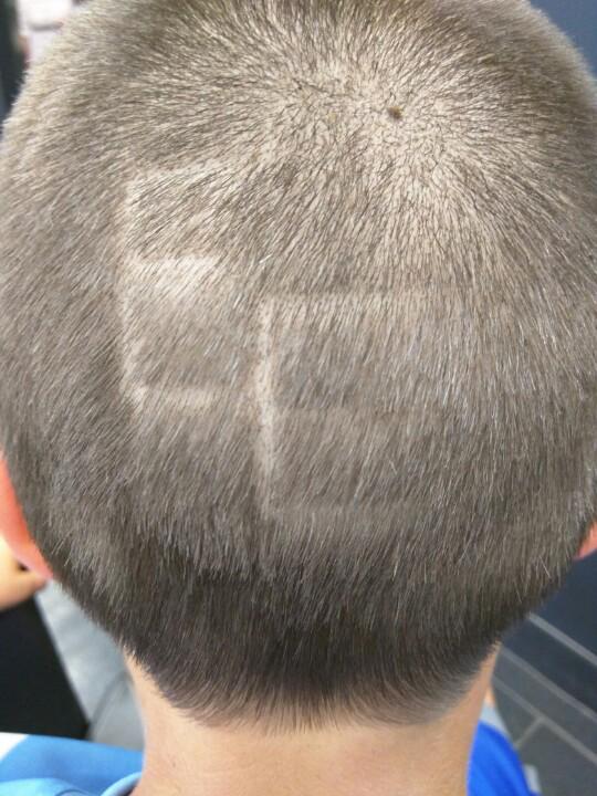 FROGGERS's tweet photo. So @iamtheyakman wanted this in his hair tonight. @cfl_esks @EdmontonEsks http://t.co/OzaA0vNzOI