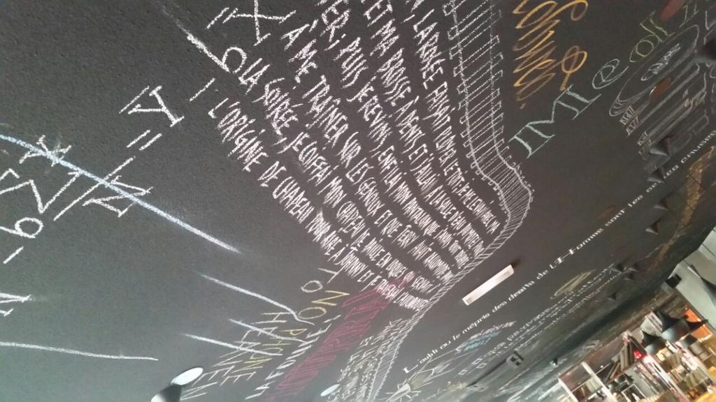 diegodurruty's tweet photo. El #TotalTour de @TotalArgentina nos trajo al moderno y coqueto @MamaShelter_P en 109 rue de Bagnolet. http://t.co/wzxdy1DNEp