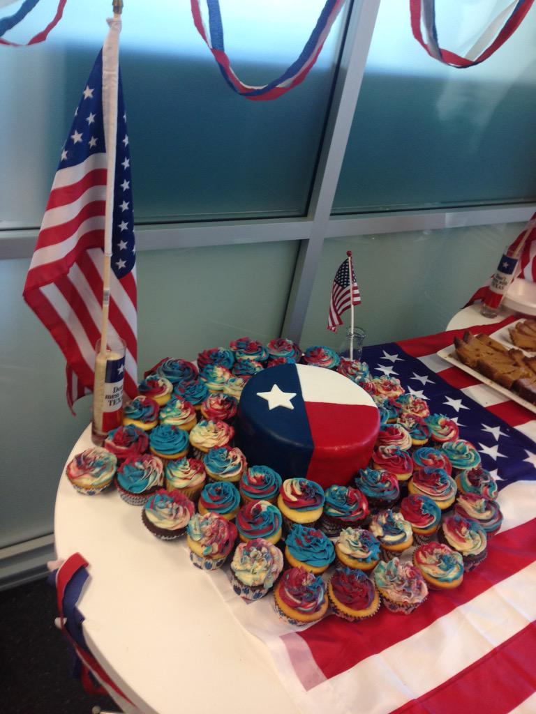 Houston calling <a href="/KevinT1071/">Kevin Thompson</a> @alexhowieson01 <a href="/traceytaylor01/">ttaylor</a>