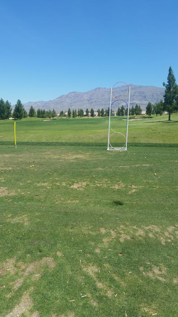 AsiaAdell's tweet image. Used this cool hoop drill at practice today! #makepracticefun #golflife #vegasgolf #PAGolf #movementtowardsimprovment