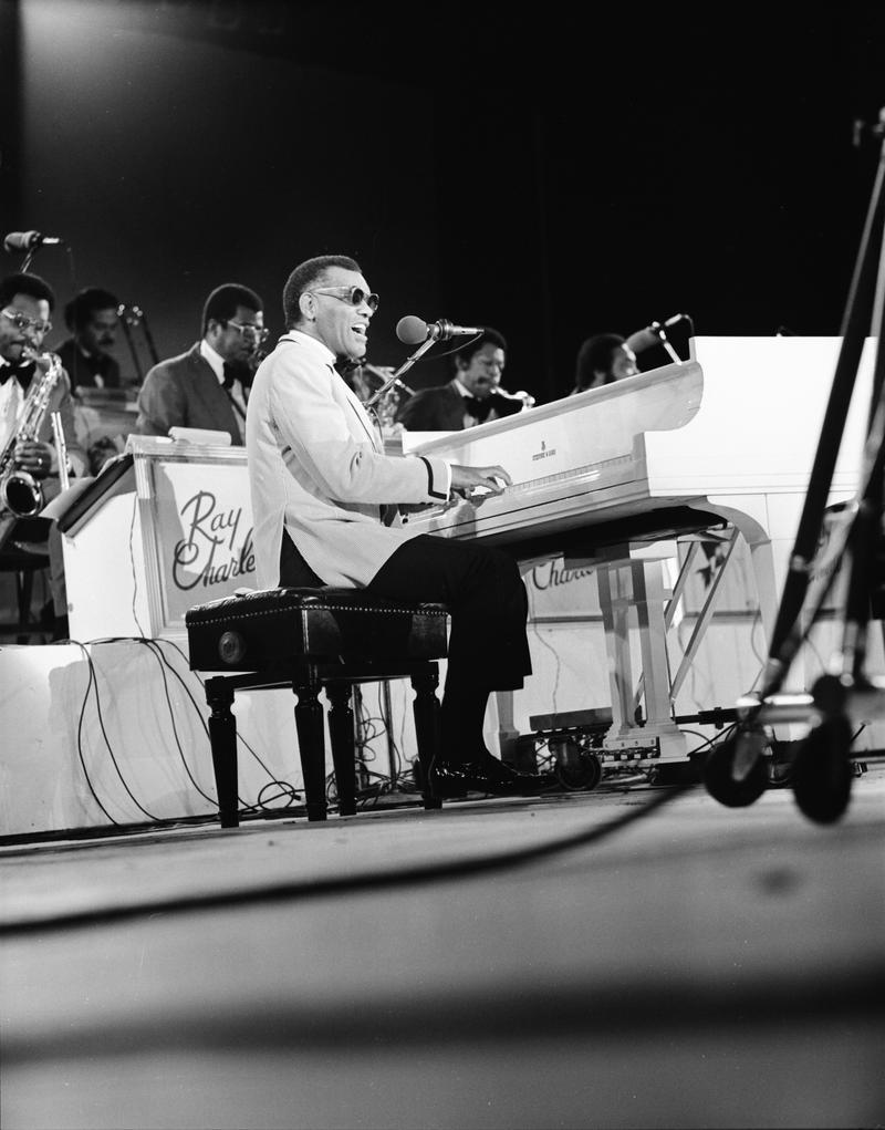MichiganHist's tweet image. Ray Charles at the 1973 Ann Arbor Blues and Jazz Festival - #AnnArbor News pic (AADL)
oldnews.aadl.org/N023_0388_005