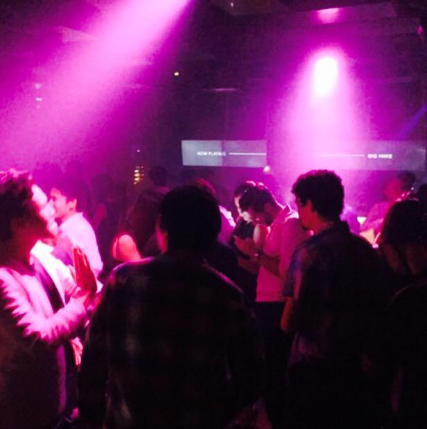 chleozam's tweet photo. Had a blast in #SG thanks to #ECAsia2015 really cool after #party at Kyo #startupPassion #WorkHardPlayHard http://t.co/pEICoAriOp