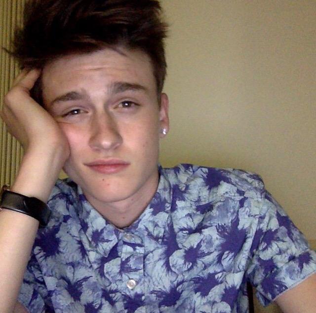CrawfordC16's tweet photo. got a haircut 😬 http://t.co/9p1unnRamS