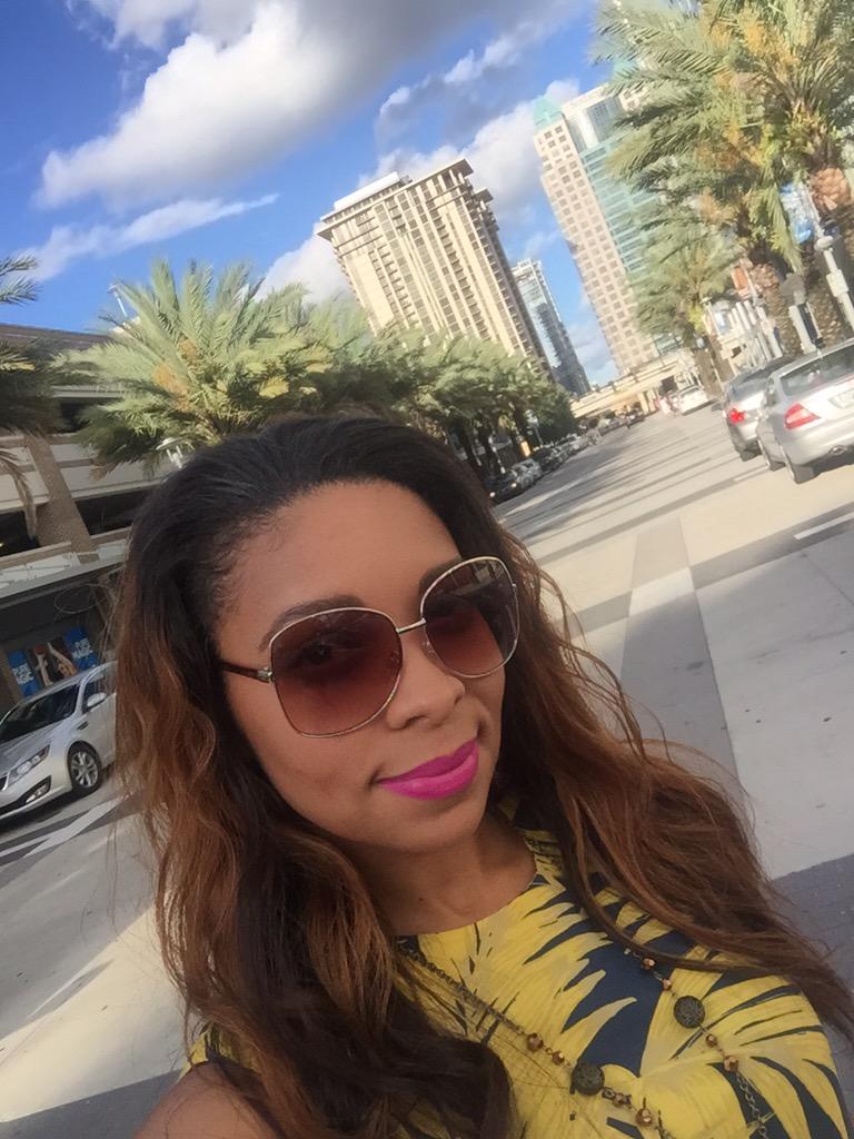 KM_ModelSinger's tweet photo. 🌴😎 #Orlando #ILuvFlorida http://t.co/LdIIpOvybQ
