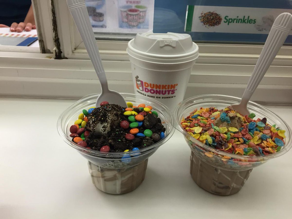 How to finish a night ... DD, custard w/ Fruity Pebbles &amp; HeathBar; swirl w/ M&amp;Ms&amp;Oreo; #Mo&amp;Worthgoodtimes #Travelers