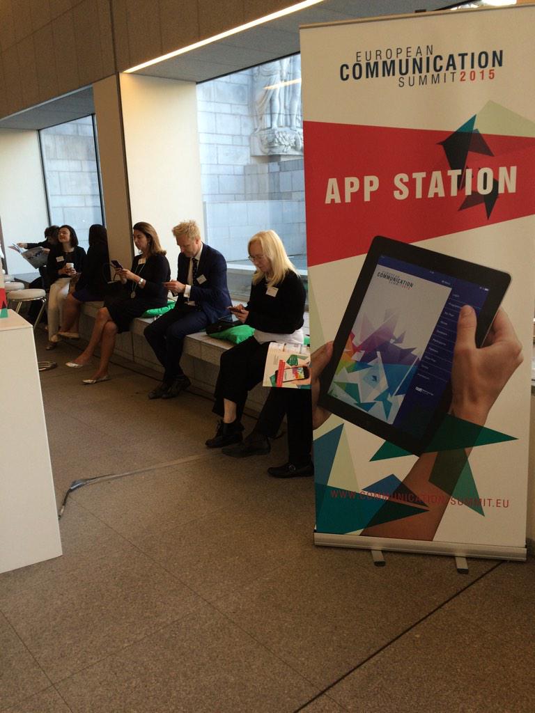 shwetakvb's tweet photo. Comms peeps doing what they do best on their Comms devices. #engagement #appstation #ecs2015 @commssummit http://t.co/anOrKdEgCu