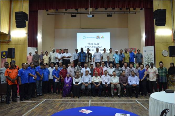 swmenvironment's tweet photo. Taklimat pengasingan sisa pepejal di punca bersama KRT &amp; JKKK di Port Dickson @swcorp_my @jpspn_kpkt @kpkt_gov http://t.co/PhKebHIF5o