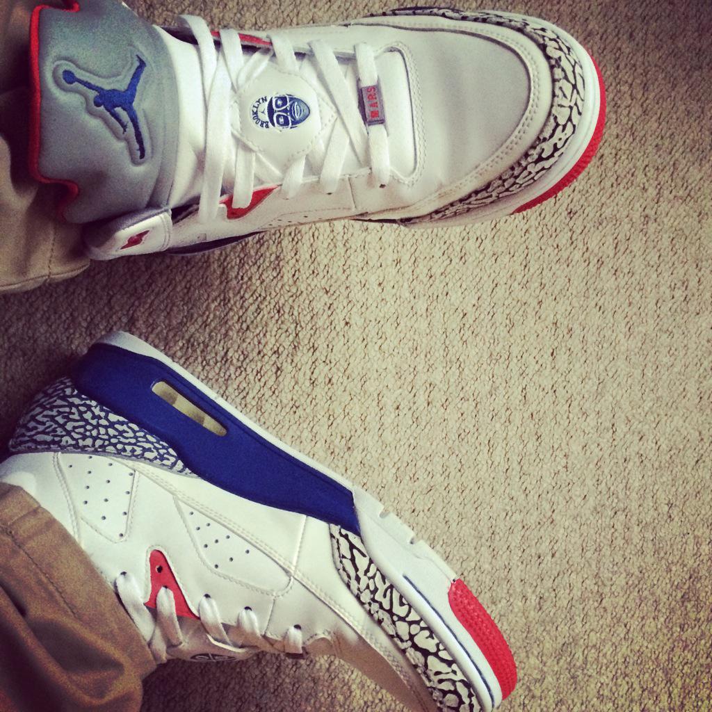 TimELmes12's tweet photo. Still my fav colour way..#jordan #sonofmars #sneakerculture #sneakerhead #michealjordan #23 #jordanmixup #kicks http://t.co/uIXOni5l7N