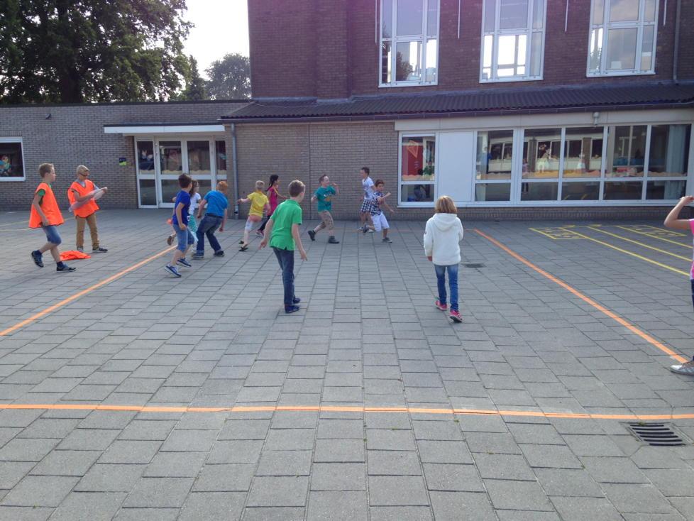 Bassmits_BW's tweet photo. Ook op de dr. Ariens daltonschool in Neede is 'uientikkertje' een groot succes @BeweegWijs http://t.co/Xzu78le6fr