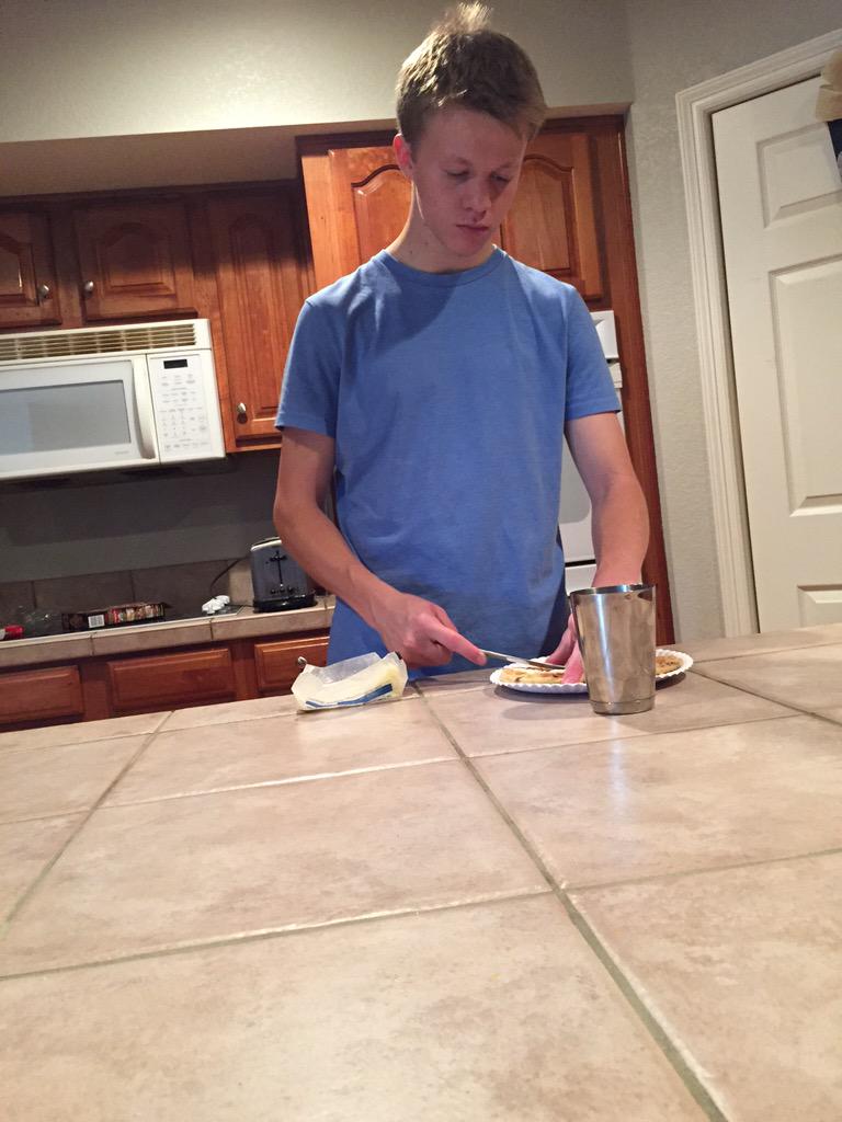 CottleDrew's tweet photo. The woman of my dreams. I come home to her making me a sandwich @kenyongale http://t.co/a8PAMNu1y0