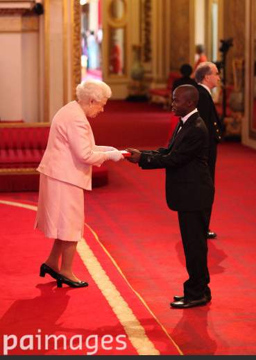 FeminaHip's tweet photo. 60 young people, two of which are Tanzanians have been awarded for their work in local communities-Buckingham Palace http://t.co/tZIqGZXABm