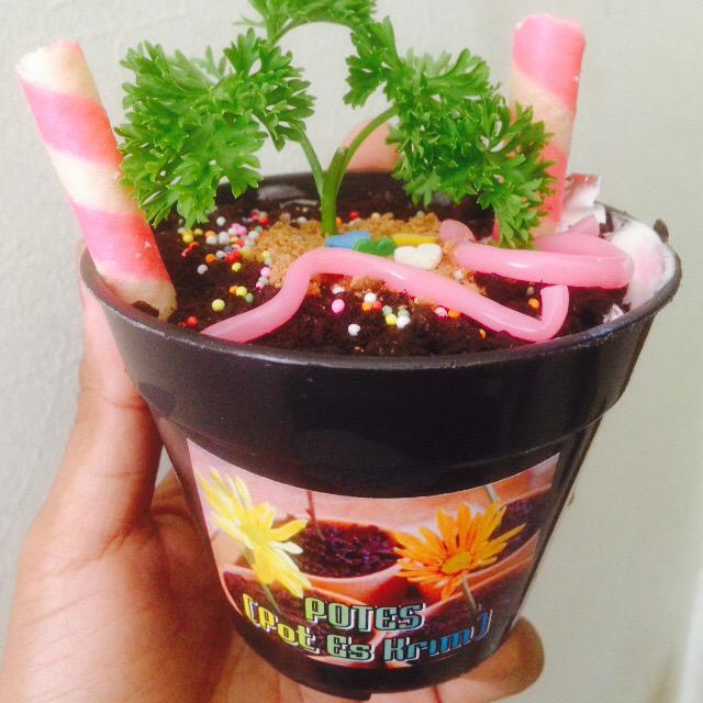 imeddddd's tweet photo. Halo jangan lupa  follow ig:potes_coconutfreezy,eskrim pot yang lagi hits di semarang @LidahSemarang @kulinersemarang http://t.co/dlIejEmdt2