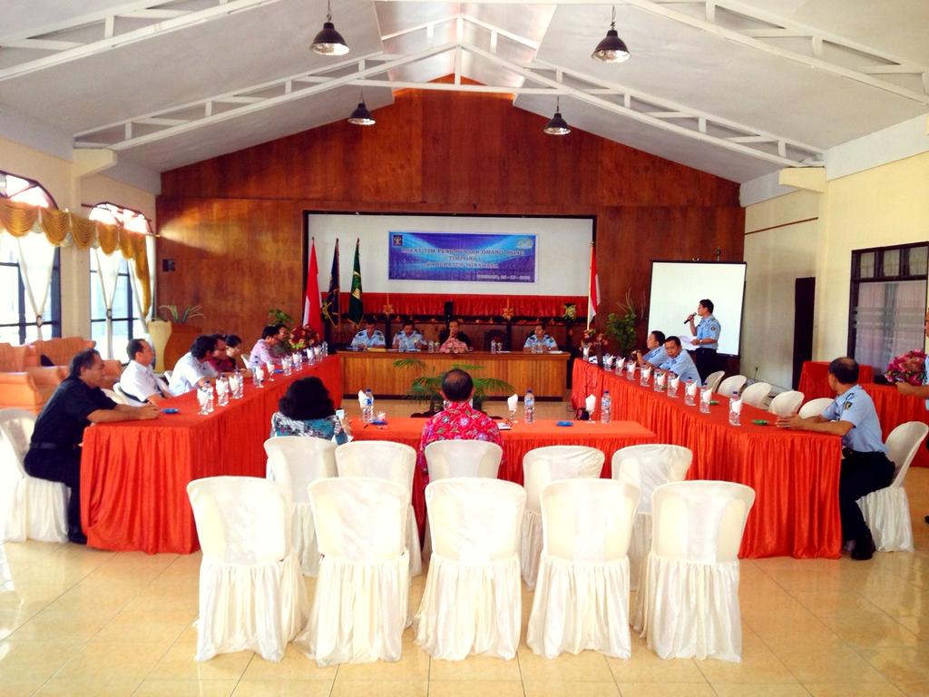 imigrasimanado's tweet photo. #today Rapat Tim Pengawasan Orang Asing Kabupaten Minahasa Induk #Tondano 25June2015 http://t.co/Fe2tDZq4Mm