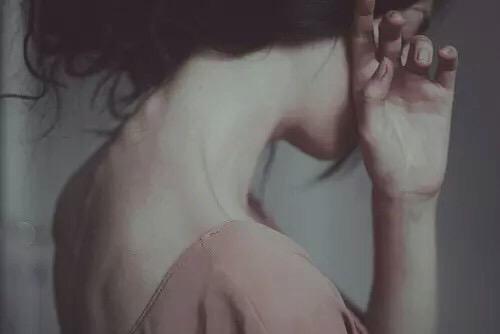 knowledgecave's tweet photo. "@ohh_laa_laa: 💔

People hear your words, 
God hears your heart ... http://t.co/dXOKMTHrFW"