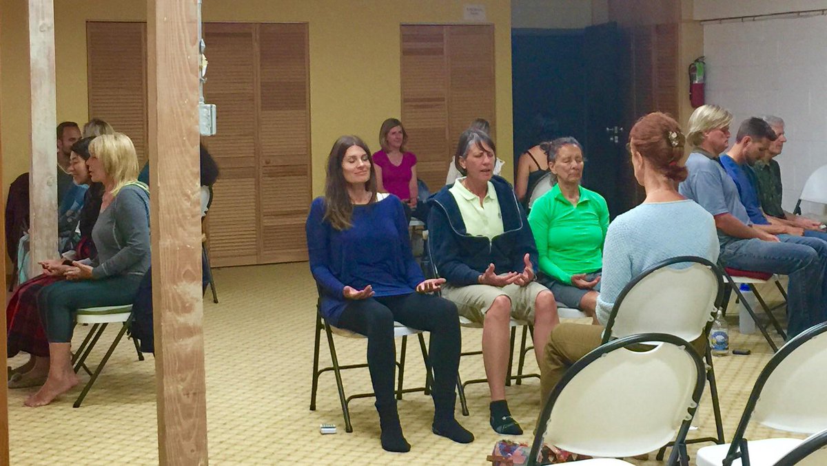 trueinsightsc's tweet photo. Fair Night is on! Lots of new and familiar guests enjoying #IntuitiveCommunication and #AuraHealing 💫🙌🌀✨ #SouthBay http://t.co/sISkMaLawC