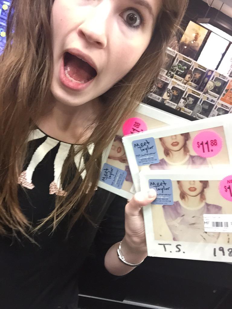 indierecord's tweet photo. #GilletteStadiumSwifties love you, @GilletteStadium 💗💗💗💗 http://t.co/A83BtTlEe8