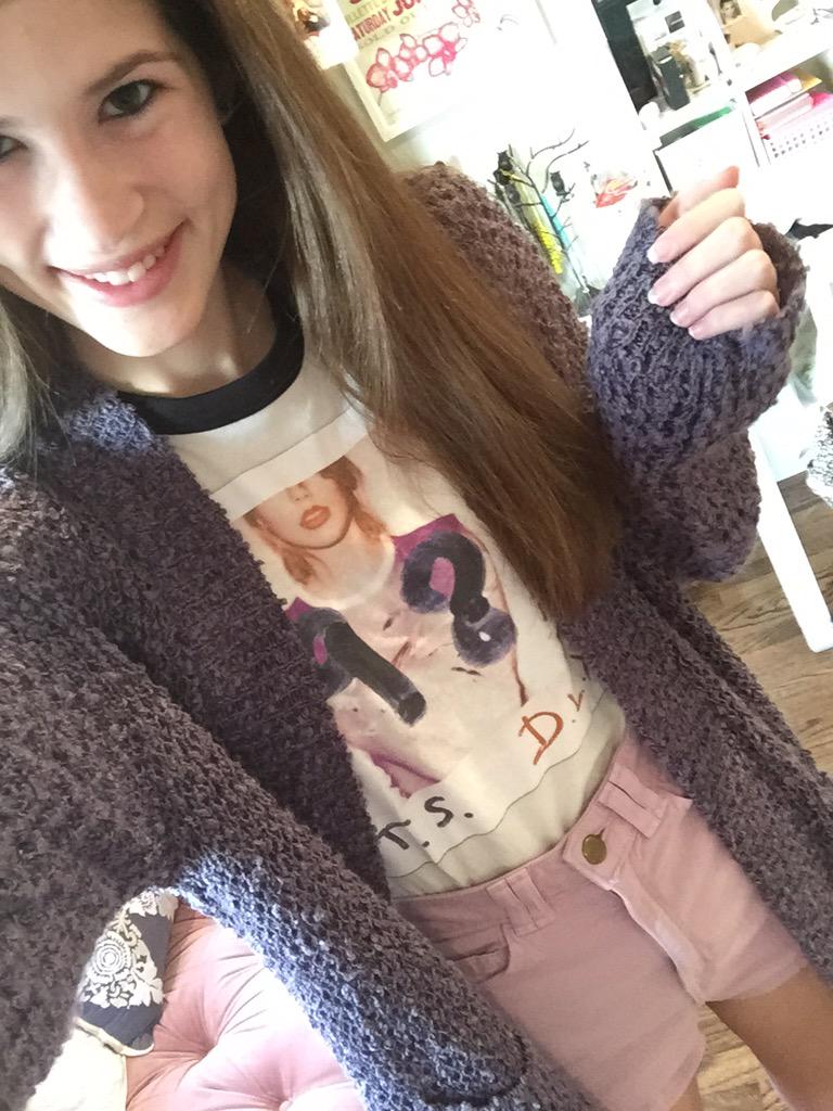 indierecord's tweet photo. #GilletteStadiumSwifties love you, @GilletteStadium 💗💗💗💗 http://t.co/A83BtTlEe8