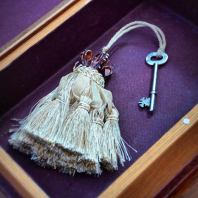 The next time you're in the #Yosemite vicinity be sure to treat yourself to a luxurious stay <a href="/chateausureau/">Chateau du Sureau</a>, a <a href="/rel/">REL</a>…