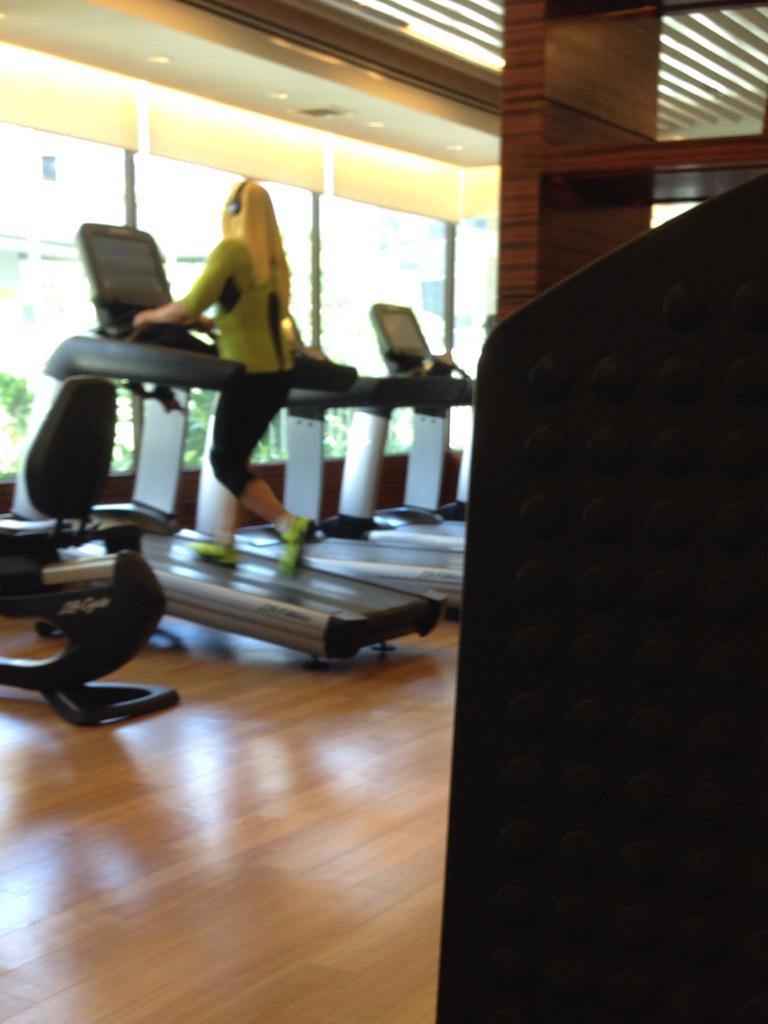 JuliaaaNoooel's tweet photo. that's an old dude #werk #JuliaTheExplorer http://t.co/omq2MXewE2