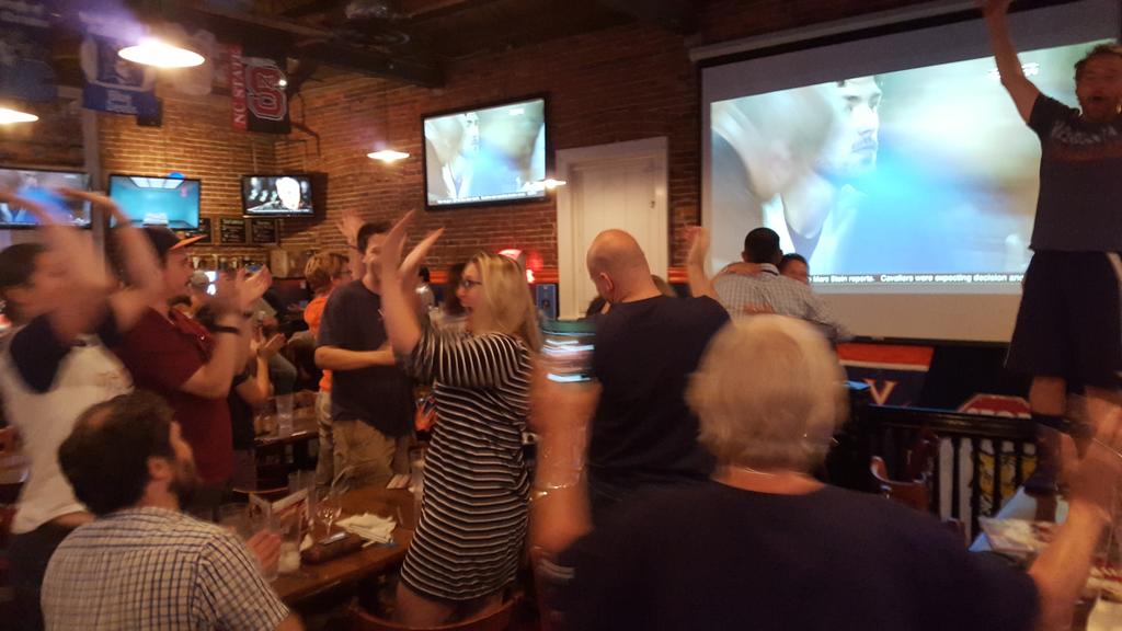 CheddarBrooks's tweet photo. Uva!  Uva!  Uva!
#CWS15 http://t.co/7bss6U1ee7