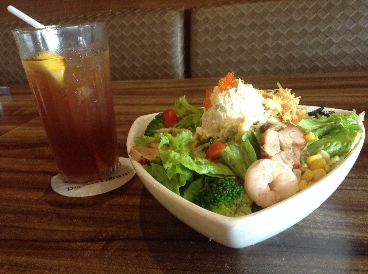 WatamiPh's tweet photo. Have a resfreshing lunchtime by completing your Watami Ramen with our Php50.00 iced tea or lemonade! #WatamiPH http://t.co/8nCeaqYMaf