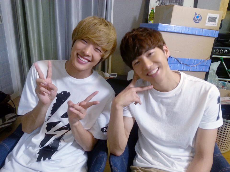 anleetoday's tweet photo. #TheLover #더러버 #이재준 #타쿠야 #Jaejoon #Takuya #188cmCouple #Room709 http://t.co/1kxmBpOTwt