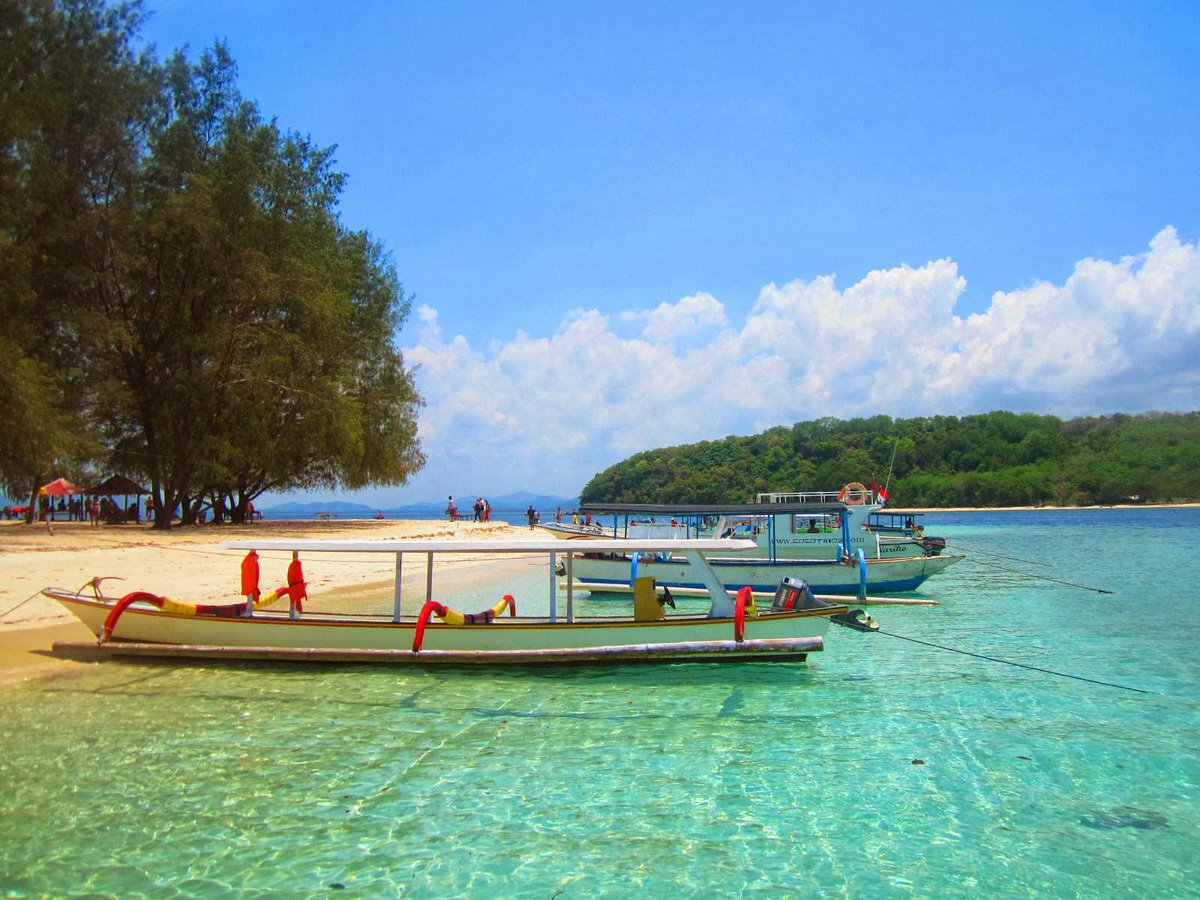 lombokkeliling's tweet photo. Gili Nangu terdapat di Sekotong Lombok Barat http://t.co/kR7sJiZArC