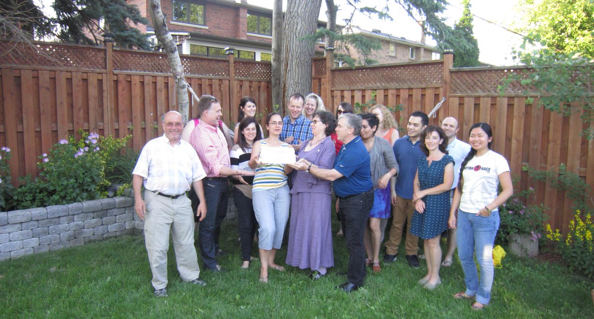 qjanezhao's tweet photo. @EchoOntario lovely BBQ tonight!! Can't wait for the next one.

Here's one with all of us and the ECHO cake! http://t.co/GFmifGuvAE