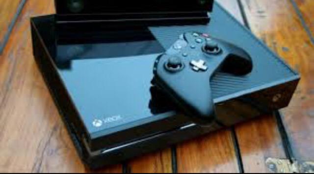 Frraaser's tweet image. Favorite and retweet for a chance to win a new Xbox One contest ends tomorrow at noon.
