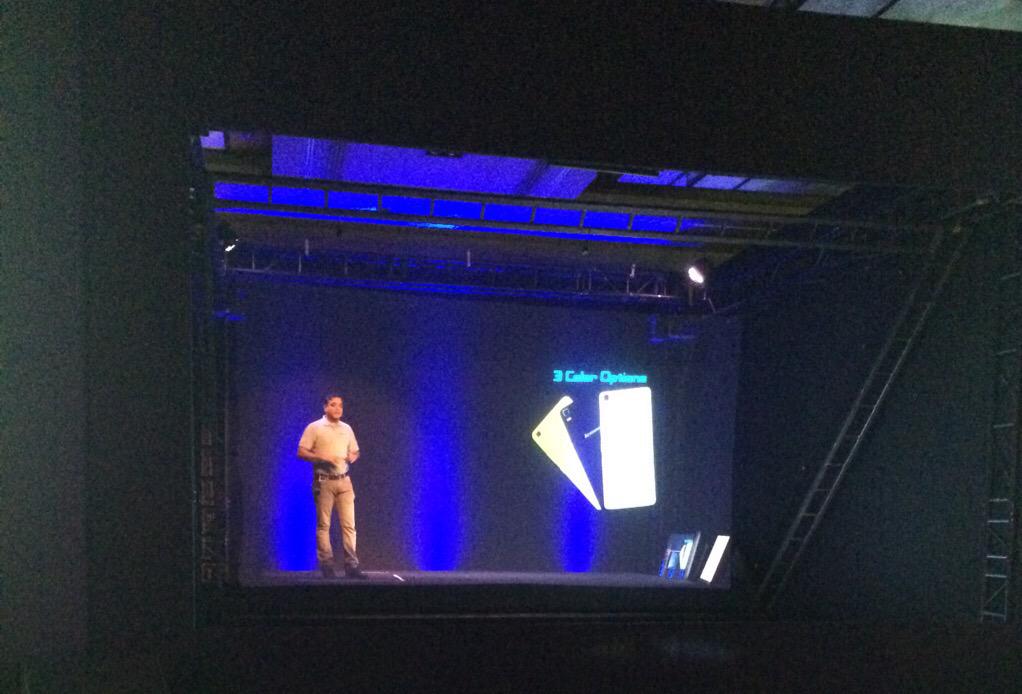 nikhilchawla's tweet image. Unique 3D presentation by @mathursudhin at the @Lenovo_in #K3Note launch. #KillerNote