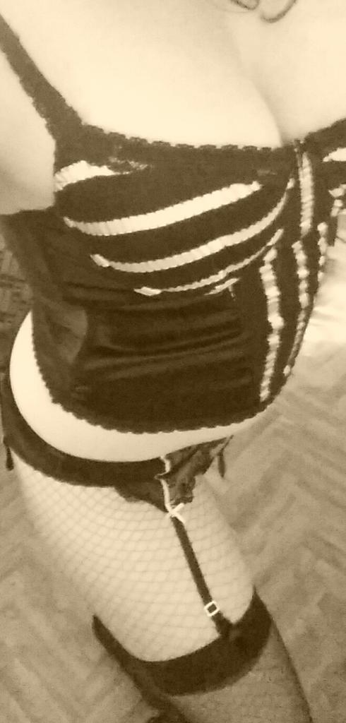 may_addison's tweet photo. Missed lunch? In Fyshwick? Pop into @chrisindys and check out our menu and delicious ladies.
#lapdance #massage #sexy http://t.co/E7irCeViaJ