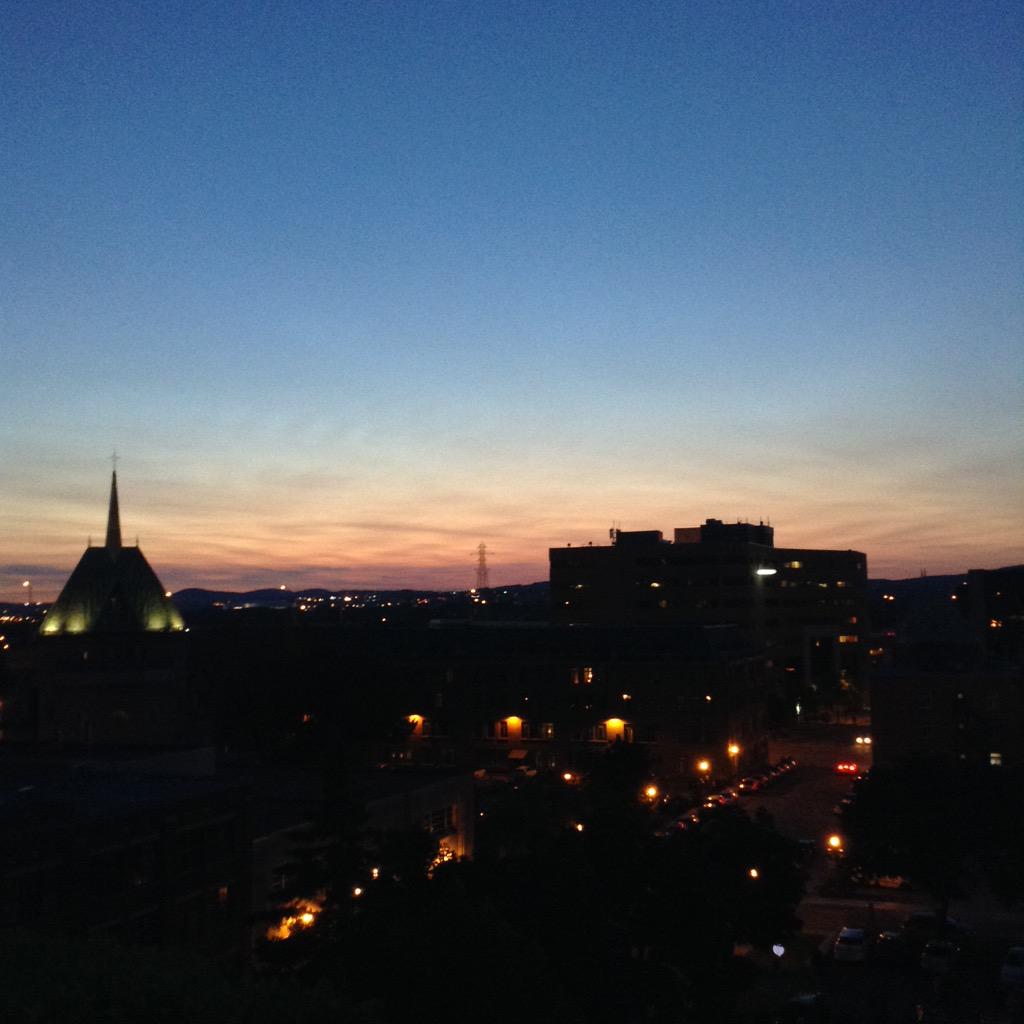 cocoloveoneD's tweet photo. Sunset🌌 #quebec http://t.co/DsojgffNmQ
