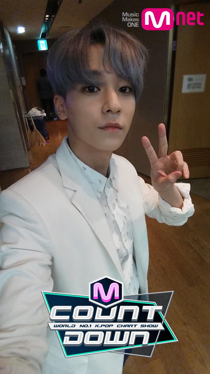 막 찍어도 작품으로 나오는 #틴탑 #엘조 군의 셀카!! 이렇게 찍으려면 어떻게 해야 되냐고요? 준비물이 필요하죠~ 얼굴...ㅜ_ㅜ #아침부터아침까지 요 셀카 보며 대리만족 하렵니다! #엠카~고 꼭 본방사수!