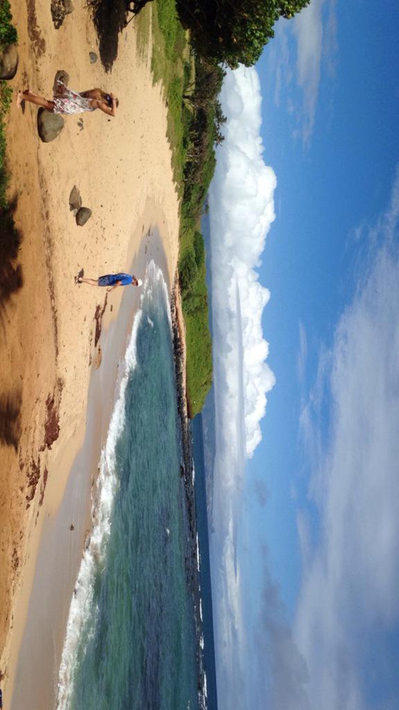 kleprey19's tweet photo. Day 1 in the land of pineapples and sunburns http://t.co/JCmfZSe1cB