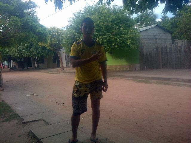 Danielwhar's tweet photo. Mi vida es super feliz http://t.co/uAK1Nl8XUV