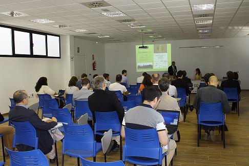 itenergia's tweet photo. Alrededor de 50 expertos e investigadores europeos en movilidad eléctrica están hoy en @itenergia #MOBINCITY http://t.co/KghOIJyFjX