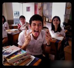 _chenyangyang's tweet image. I'm a loser.
去他的高考，去他的一本