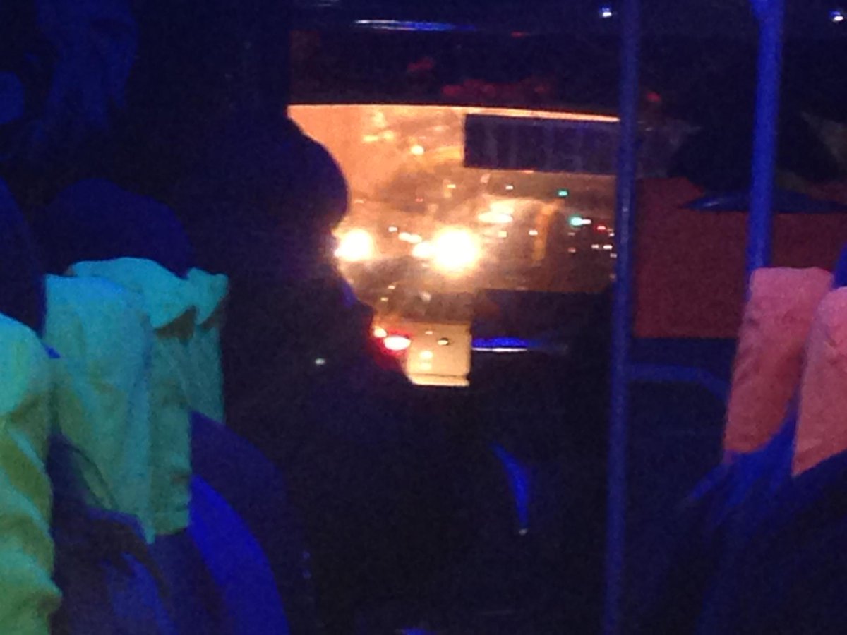 Borismac12's tweet photo. Taco por Barricadas en Portales #Valparaíso #ChaoprácitoVanBuren #biobio http://t.co/RuR8Xan4To