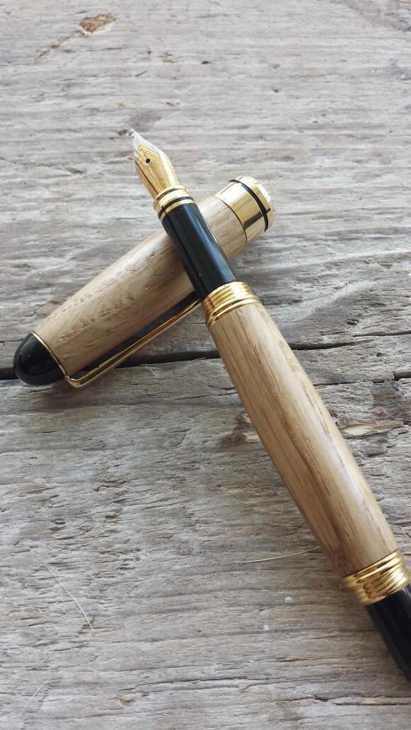 TreasuredPens's tweet image. Order through Twitter and receive engraving for only £5 on any of our Oak or magohany designs! @UKBusinessRT #kprs