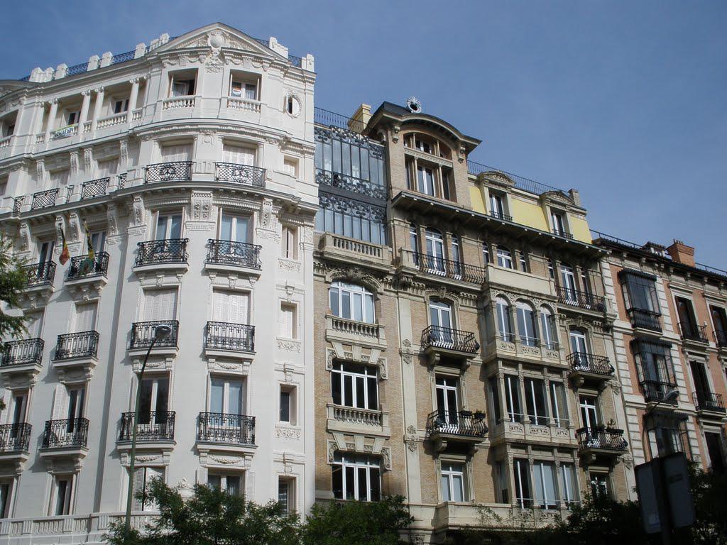 SecretosdeMadri's tweet photo. Hoy es el aniversario del nacimiento de Gaudi, repasemos el #modernismo en #Madrid: La Casa del Marqués de Morella http://t.co/1GXv5y6Aq4