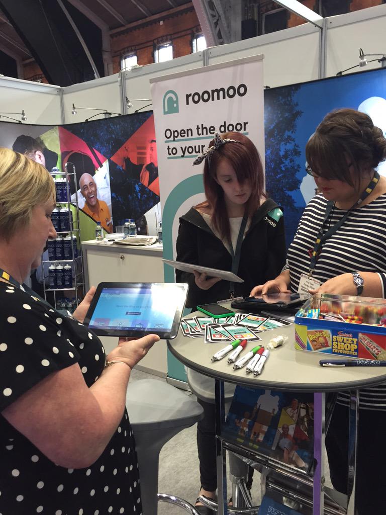 room_oo's tweet photo. Lots of interest in @room_oo as we share what the site has to offer - great day with the @Fusion21SocEnt team http://t.co/b9KWJlgHpR