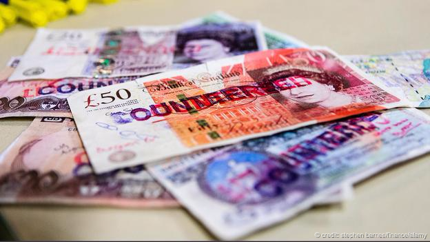 BBC_Future's tweet photo. The notes in your wallet are riddled with codes. @machinestarts can reveal one of them: http://t.co/nZVsXYTzPV http://t.co/soAUoNRAzi