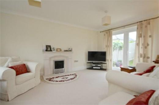 RodgersEstates's tweet image. Cottage style property in sought after village. Driveway parking. #Taunton #ForSale #garden  
tinyurl.com/nnltgxe