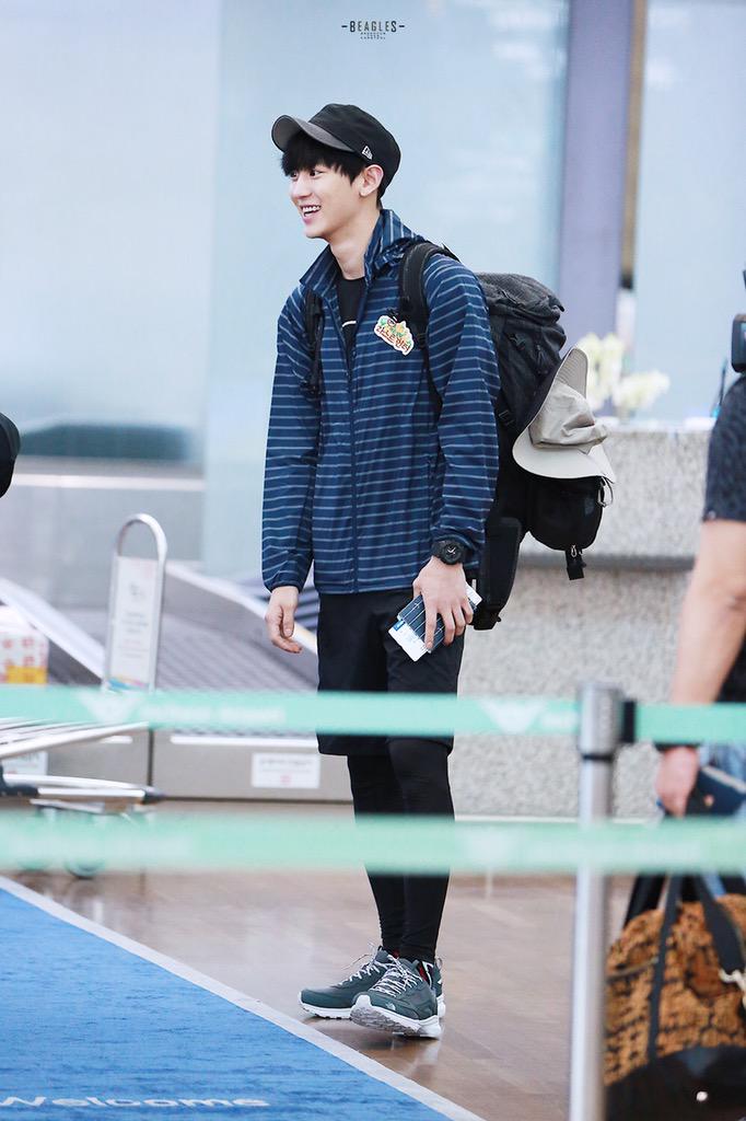 chanyeolindo's tweet photo. [HQ] 150625 Chanyeol @ ICN Airport (cr: Beagles)
http://t.co/N8SCpBDHt6
http://t.co/krhnx86nZ4
http://t.co/oeHcVcKo6X http://t.co/12HWr0nuEG